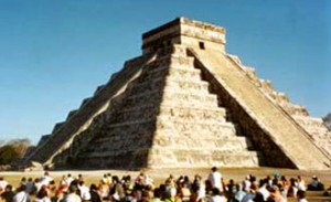 vernal-equinox-El-Castillo-Pyramid-Chichen-Itza-Yucatan-Mexico